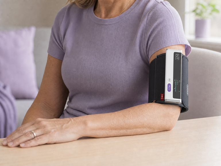 Taking a blood pressure measurement with the N9+ monitor